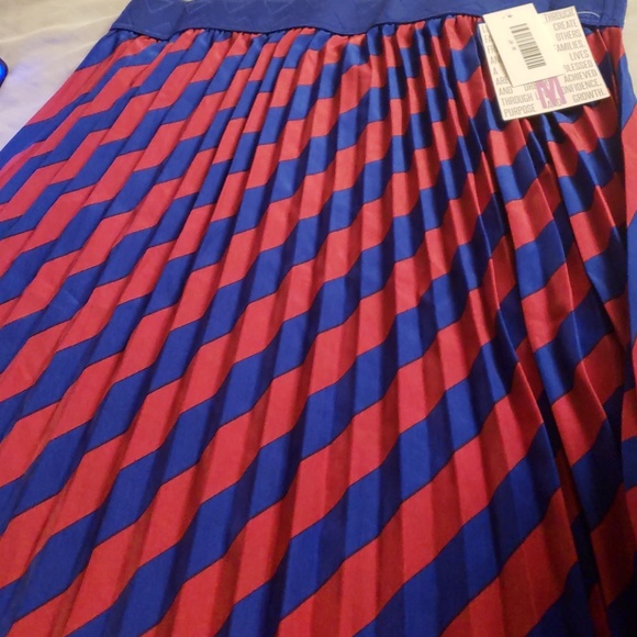 Jill Skirt - Picture 2 of 3